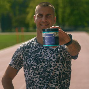 BCAA 2:1:1 - biegacz z aminokwasami po treningu | Omni Running